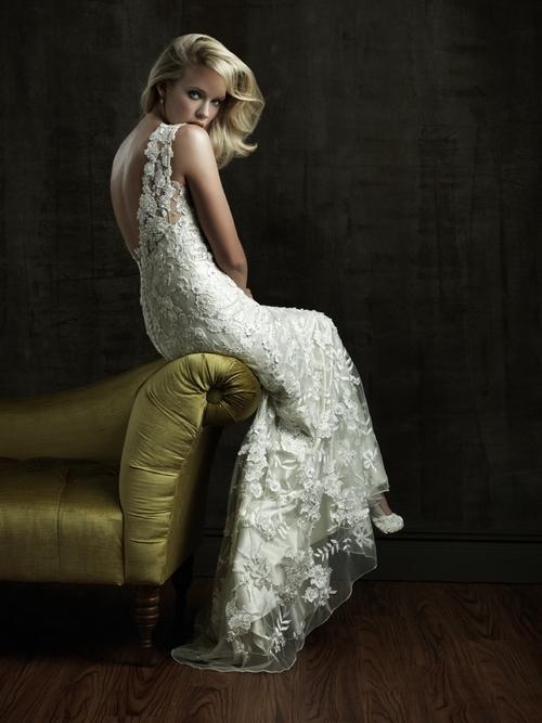 monique lhuillier lace wedding dress open back 2012
